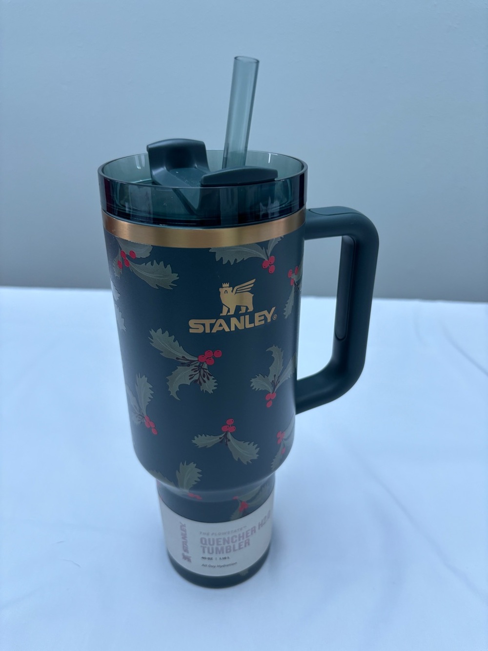 NWT Stanley 40 oz Holiday Botanicals Cheers & Cheer Quencher H2O Tumber